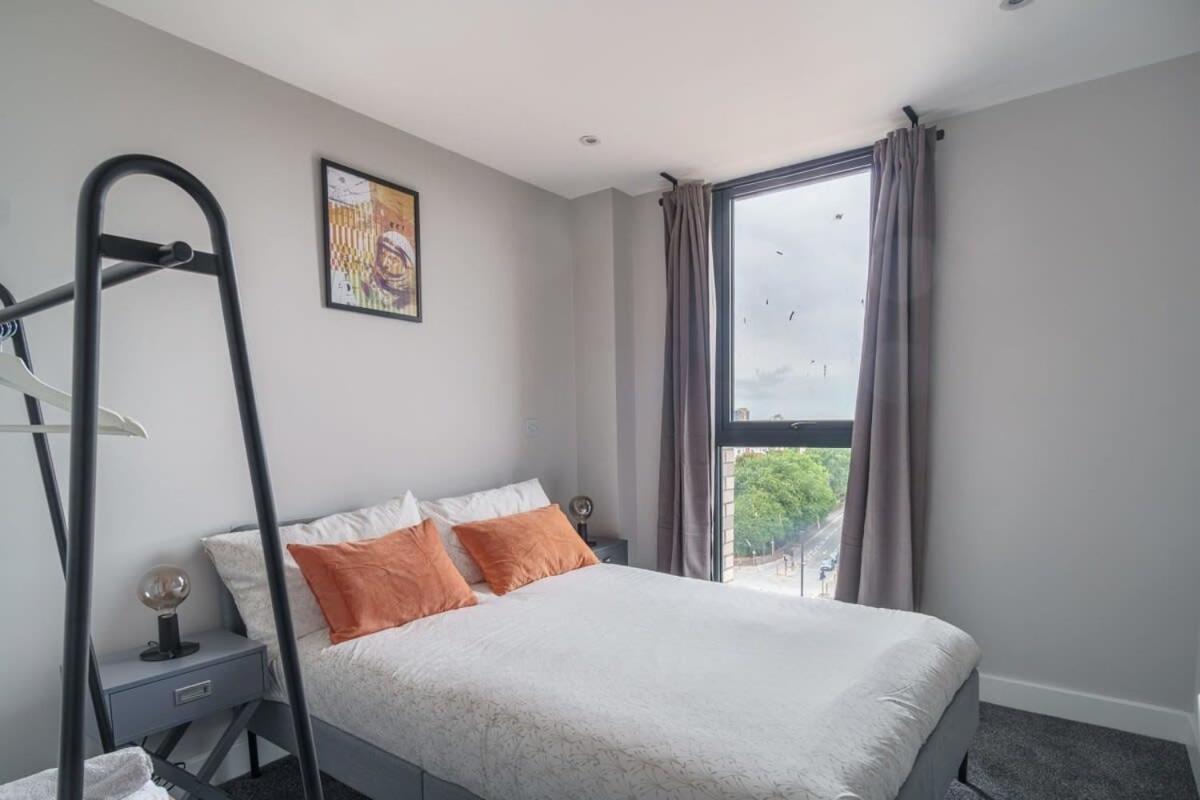 Fantastic 3 Bedroom Apartment *